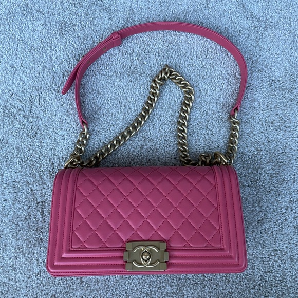 Chanel boy lambskin in salmon pink, old medium size